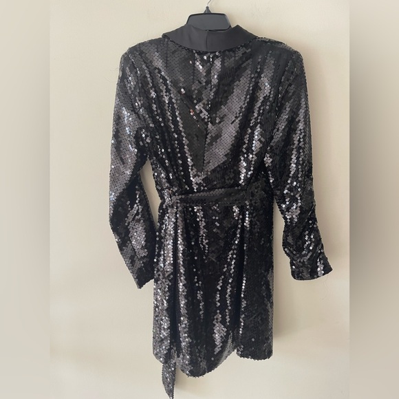 Gibson Latimer Long Sleeve Satin Contrast Sequin Knit Coordinating Blazer - Picture 9 of 9